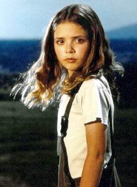 Maddie als 'True' Maddie bei Earth 2 mit offenen Haaren (in dieser Serie sehr selten)